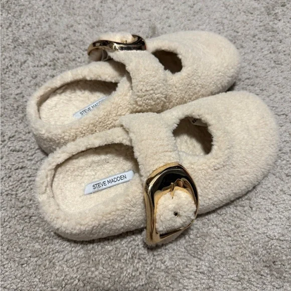 Steve Madden Cream Sherpa Miles with Gold Buckle - Picture 2 of 4